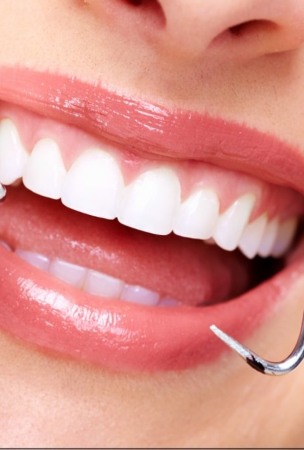  الحفاظ على نظافة الفم يقي من الرائحة المزعجة