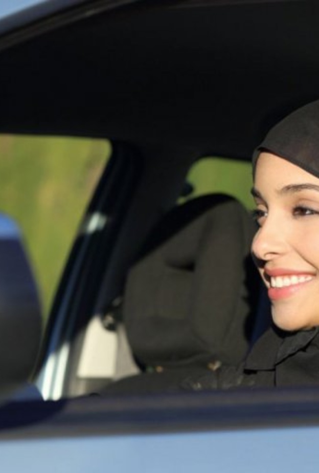 إتفاقية  أول مدرسة لتعليم المرأة قيادة السيارات في جدة سيتم توقيعها الأسبوع المقبل