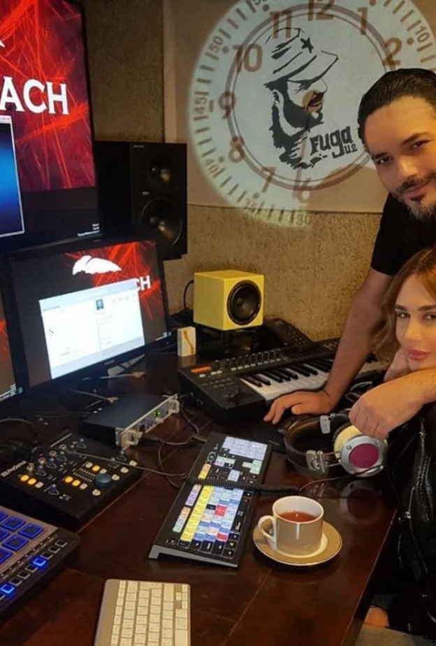 رامي عياش وزوجته