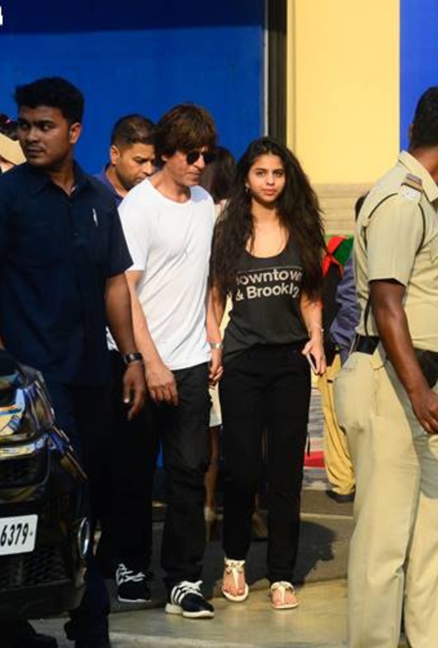 شاروخان حضر الحفل بصحبة زوجته وأطفاله