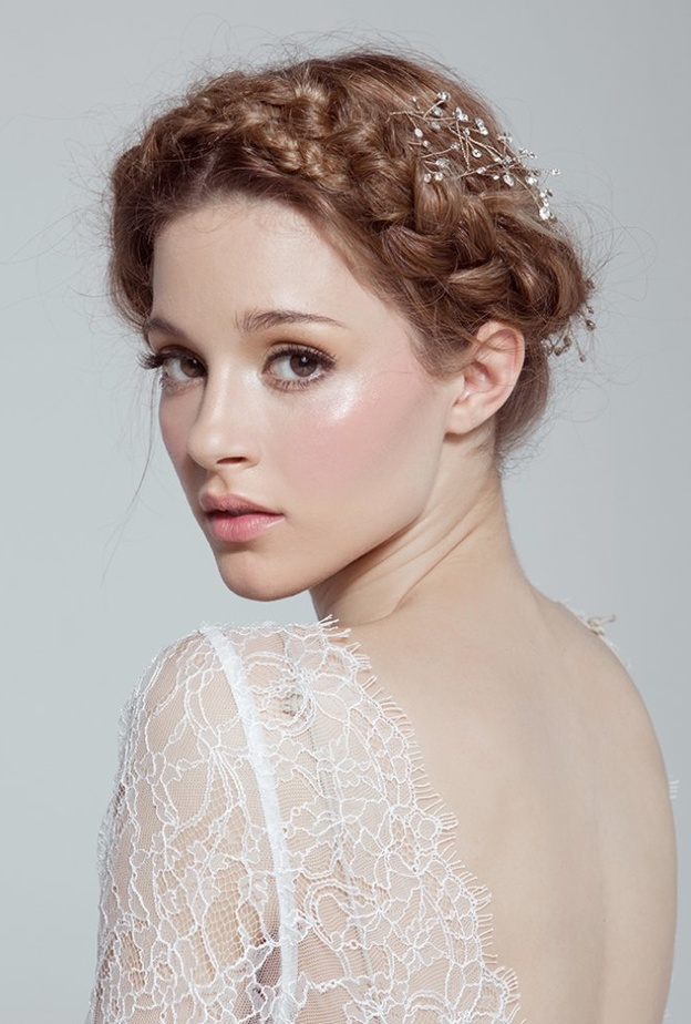 كونسيلر الأخضر على البقع الحمراء اساسي للعروس