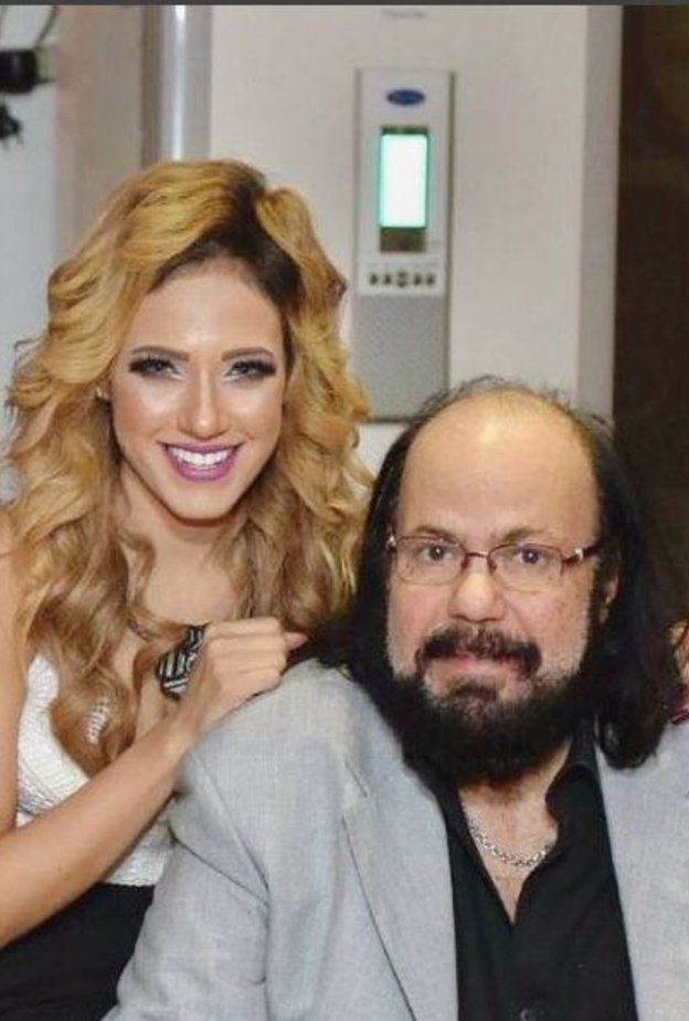 طلعت زكريا يحتفل بعيد ميلاده