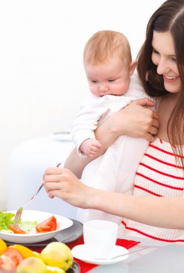 اطعمة يجب تناولها اثناء فترة الرضاعة الطبيعية