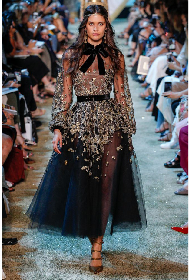 أجمل تصاميم فساتين السهرة باللون الأسود