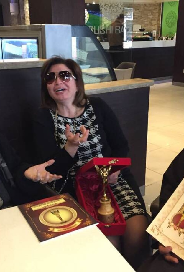 إلهام شاهين وآمال فريد