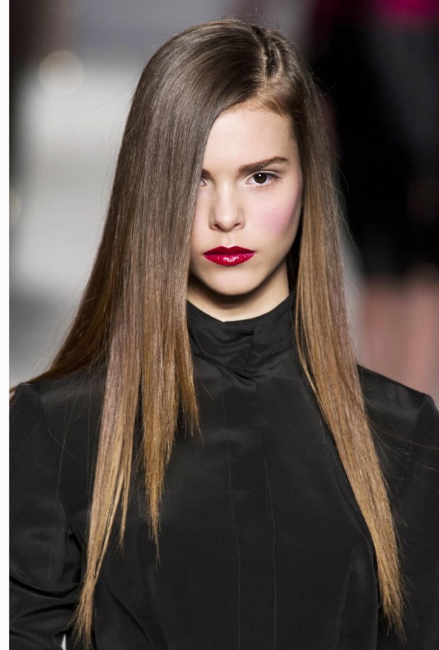 إن كنتي تعاني من الشعر الخفيف، جربي خلطة زبدة الشيا والثوم