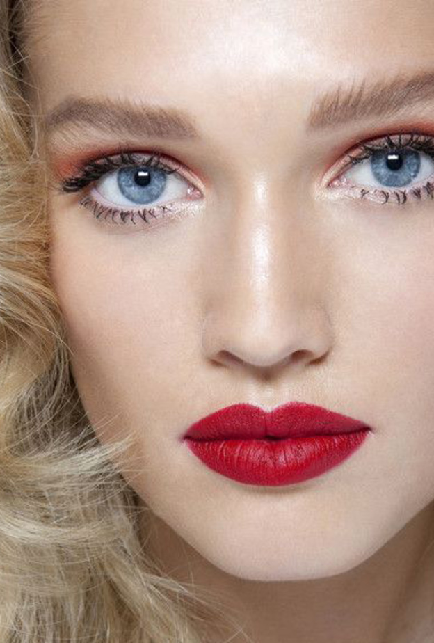 ألوان أحمر الشفاه الداكنة آجمل للشتاء