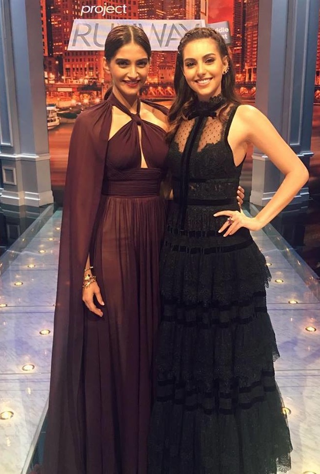 سونام كابور سعيدة بمقابلة إيلي صعب وعفاف جنيفان ويسرا في Project Runway