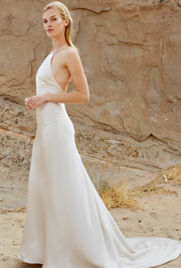 مجموعة فساتين زفاف سافانا ميلر خريف 2018 - فستان بتطريزات ذهبية و اكمام طويلة مع لمسة الازرار عند الخصر