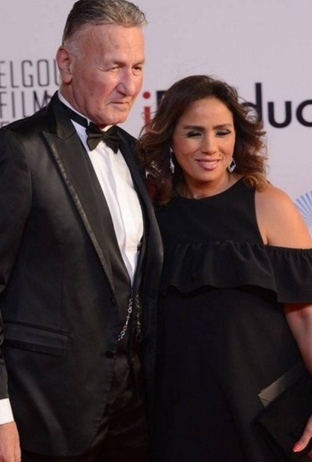 عزت ابو عوف دخل المصحة النفسية بعد وفاة زوجته الاولى