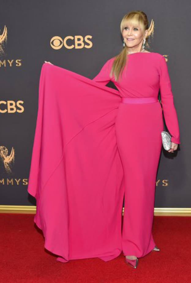 تحتفل اليوم الممثلة “جاين فوندا” Jane Fonda بعيد ميلادها الثامنين