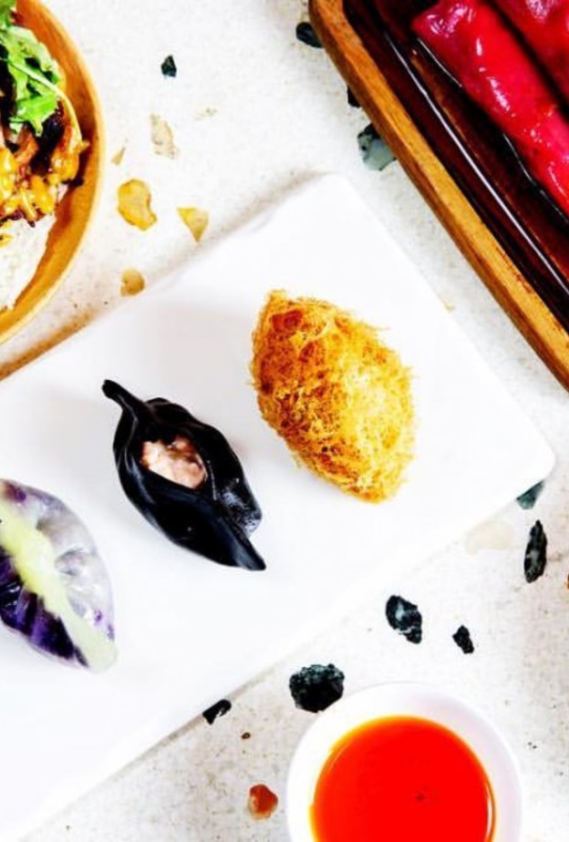 من اطباق مطعم Yikou