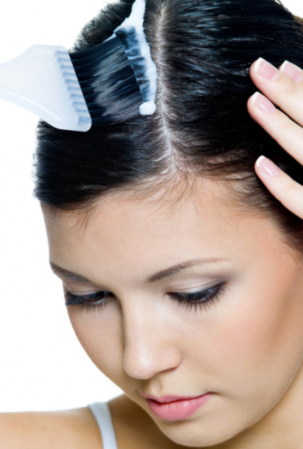 لا تواكبي الموضة في اختيار صبغة شعرك