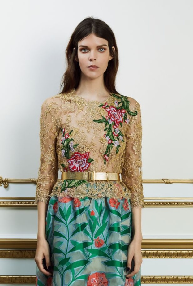 بلوزة رائعة من ريم عكرا