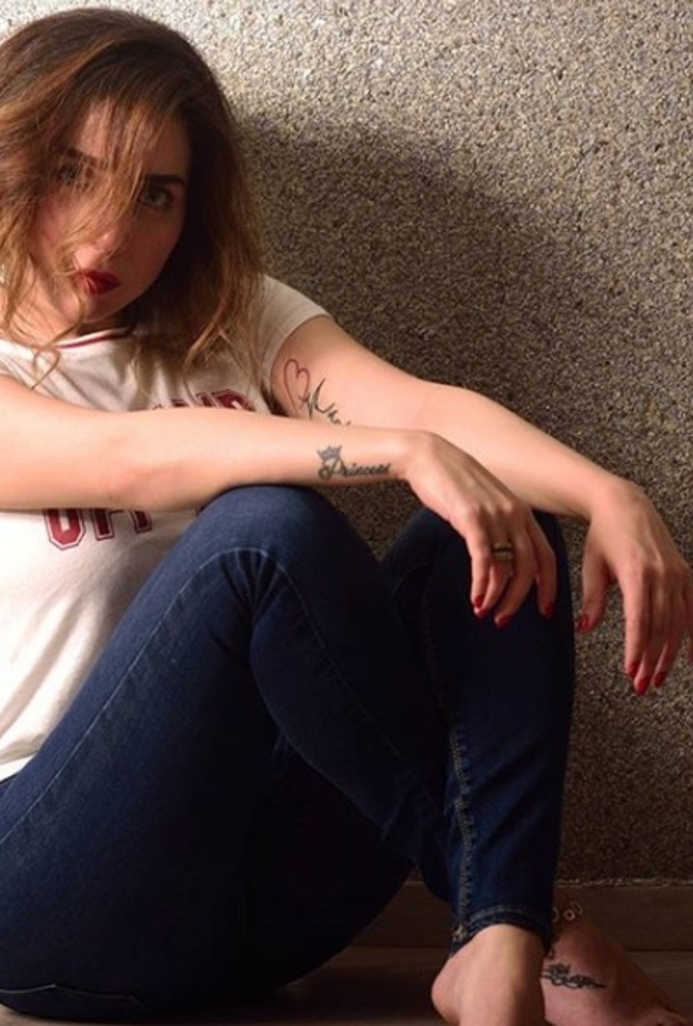 مي عز الدين ونحافة لافتة