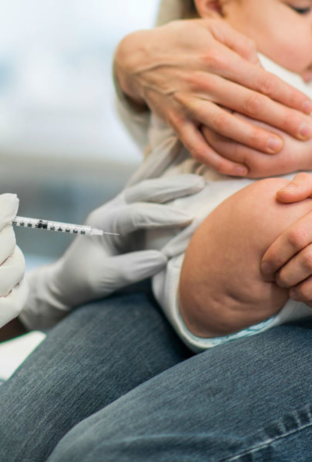 اهم الأعراض الجانبية لتطعيمات الرضع فى العام الاول