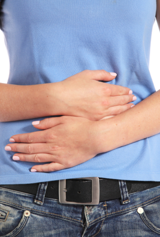  آلام البطن نتنج من تكون حصوات الكلى و المرارة