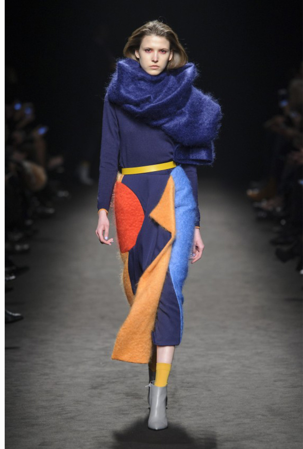 صور سكارف شتوى للبنات 2018‏ بأقمشة صوفية من دار ‏Byblos