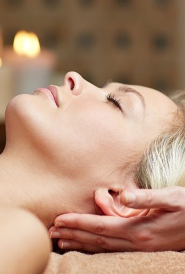  التدليك وسيلة علاجية طبيعية للتخلص من دهون الجسم