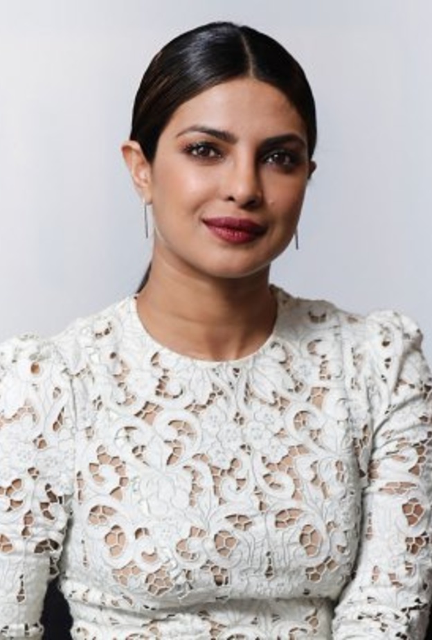 منح بريانكا تشوبرا جائزة الأم تريزا