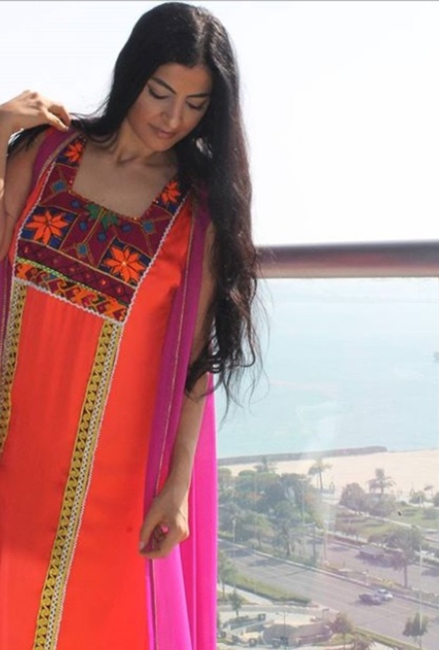 جلابية بطراز عصري أنيق من خديجة زرزور