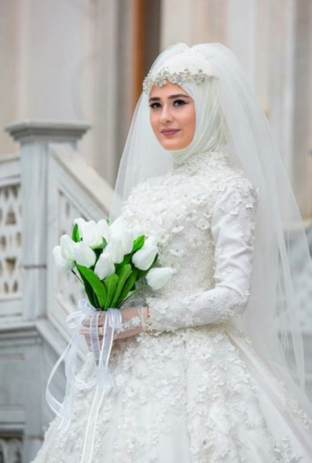 الاكسسوارات تُكمل جمال الحجاب