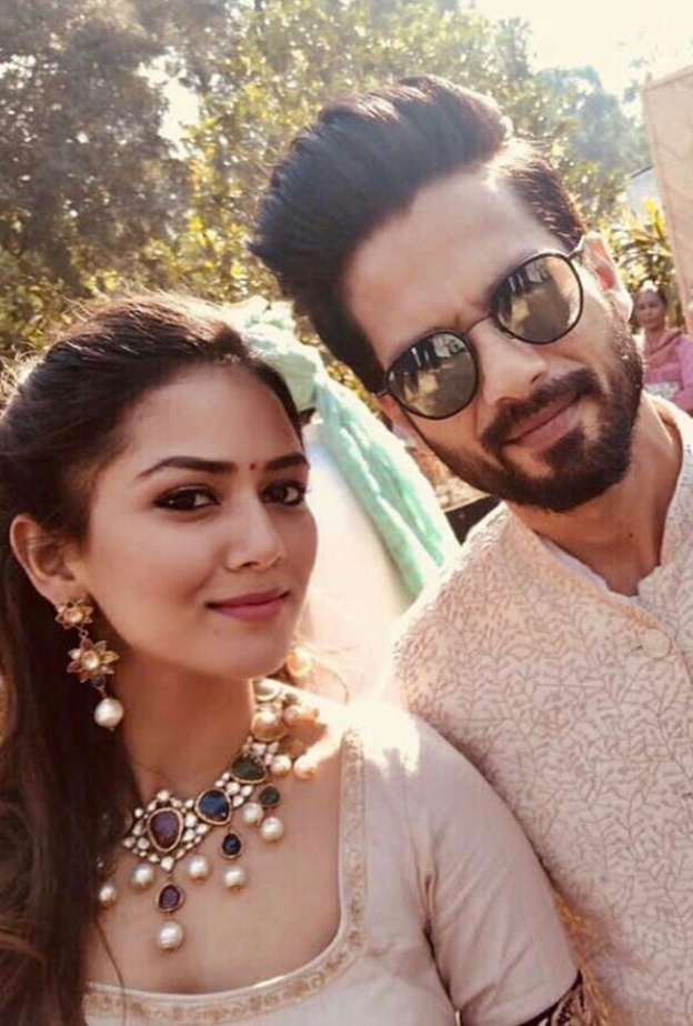 شاهيد كابور وميرا راجبوت في حفل زفاف أقيم مؤخرا في مدينة دلهي