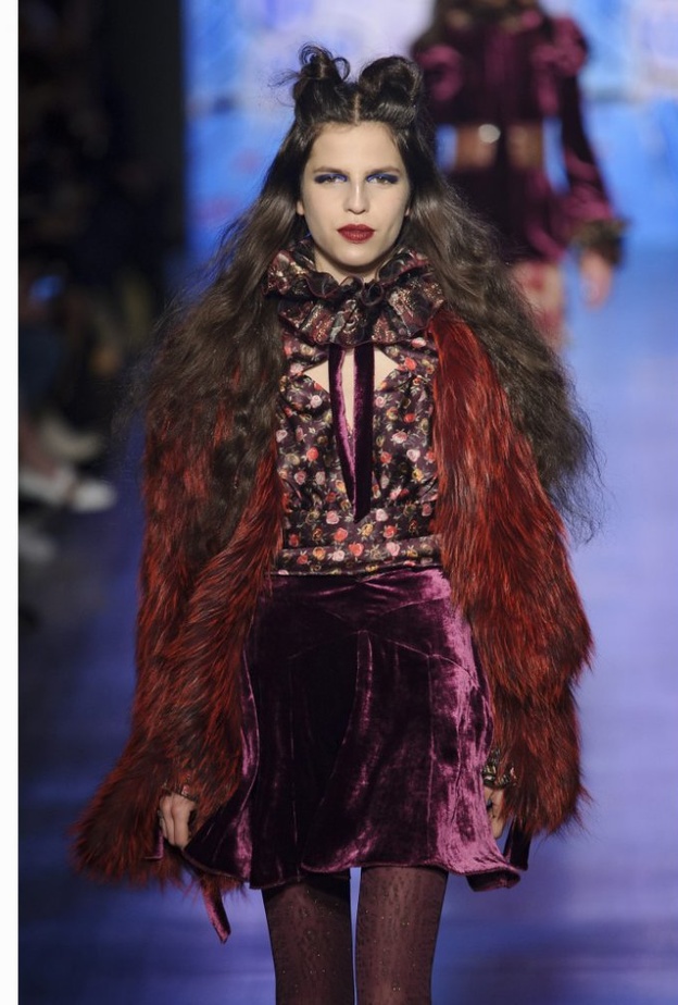 جاكيتات بالفرو من الدّور العالمية