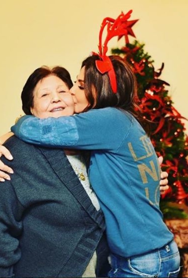 اليسا مع والدتها 2017