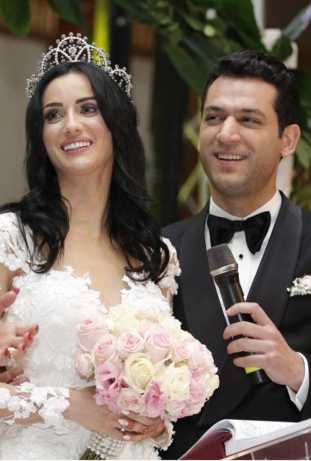  مراد يلدريم وزوجته