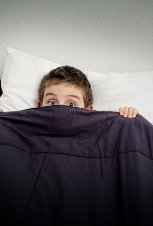 مشاهدة الاطفال لأفلام الرعب والأكشن باستمرار من اسباب إصابتهم بالفزع الليلي