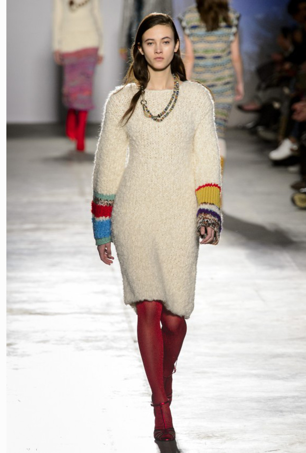 فساتين من الصوف عللى شكل كاب من دار ‏Agnona