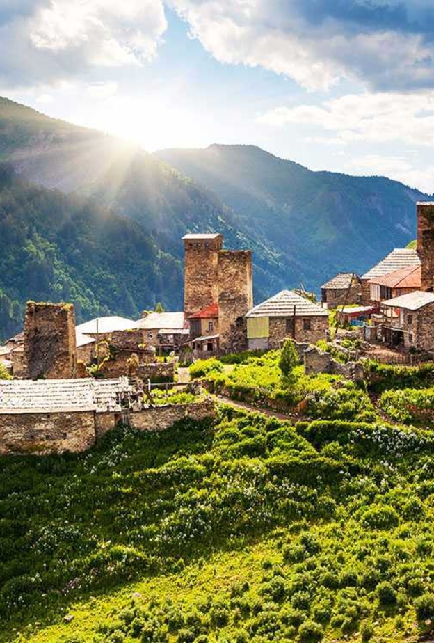 سفانيتي العريقة أعلى قرية اوروبية ومنطقة جبلية خضراء ساحرة 