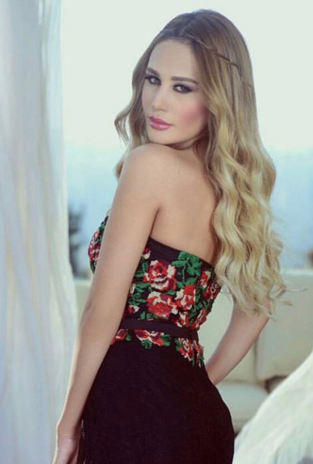 شعر داليدا عياش المجعد الجذاب