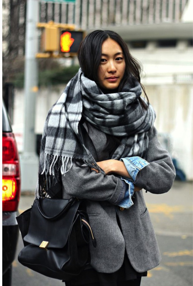 احصلي على الإطلالة المثالية للشتاء مع الشال