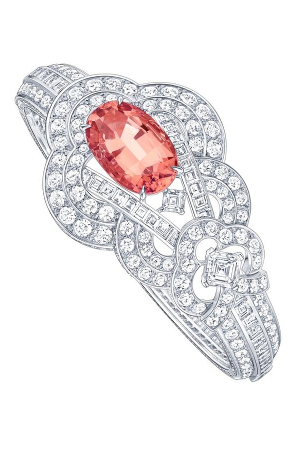 اسوارة من كارتييهCartier