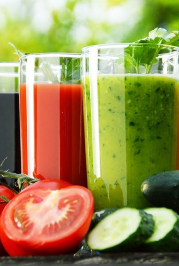 يمكنك تناول عصير الخضروات بالتبادل مع عصير الكيوي حسب الحمية المخصصة لك