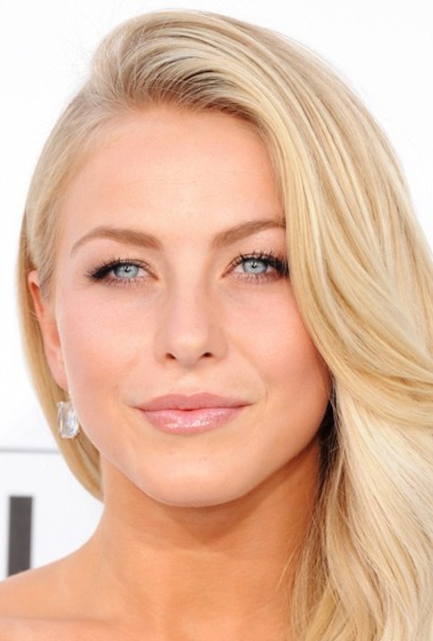 غلوس فاتح ولماع من اختيار ‏Mila Kunis