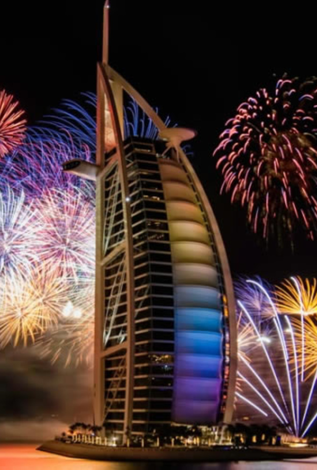 تتألق جزيرة نخلة جميرا بالأضواء في سهرة رأس السنة