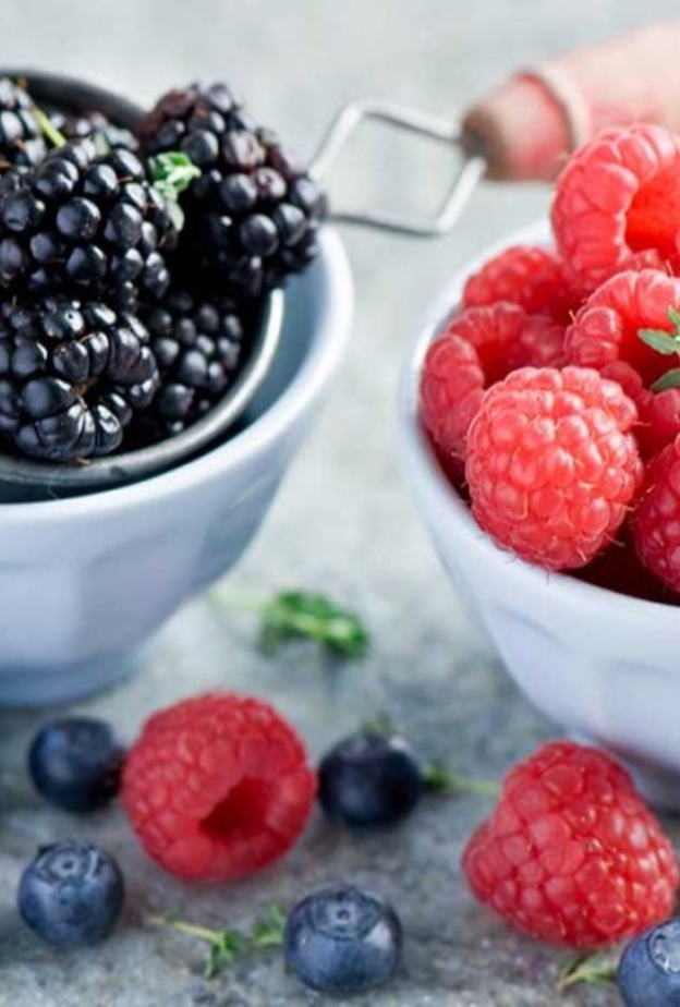  التوت فعال في علاج سرطان الرحم