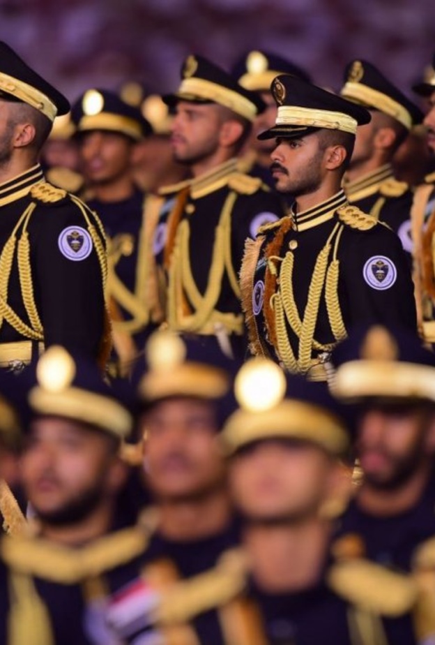 من خريجين حفل كلية الملك فهد الأمنية