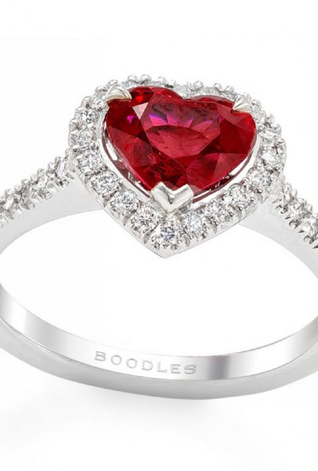 خاتم من تصميم هاري وينستون