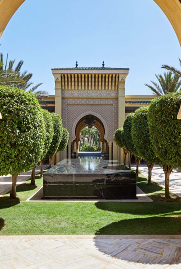 الفندق المميز والمسبح الخارجي