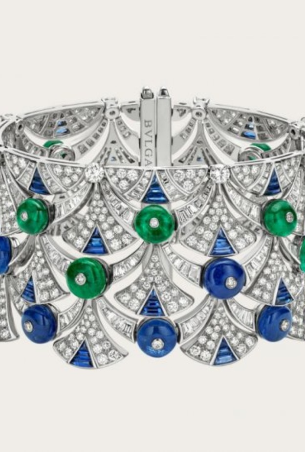 سوار من بولغاري من الماس والياقوت الازرق والزمرد