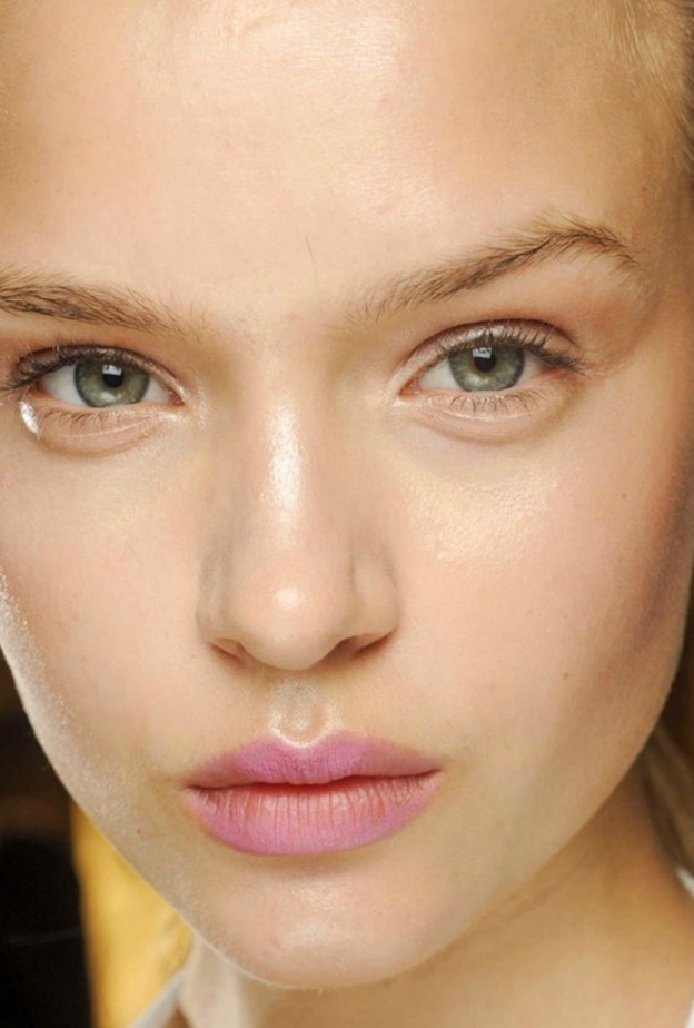 يعالج السكر جفاف البشرة وبهتان الوجه