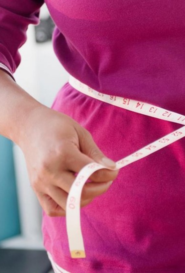 احصلي على وسط نحيف و مثالي و عضلات قوية بالمثابرة على بعض التمارين الرياضية