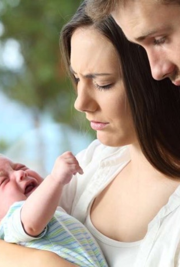 أسباب غيرة الزوج من طفله 