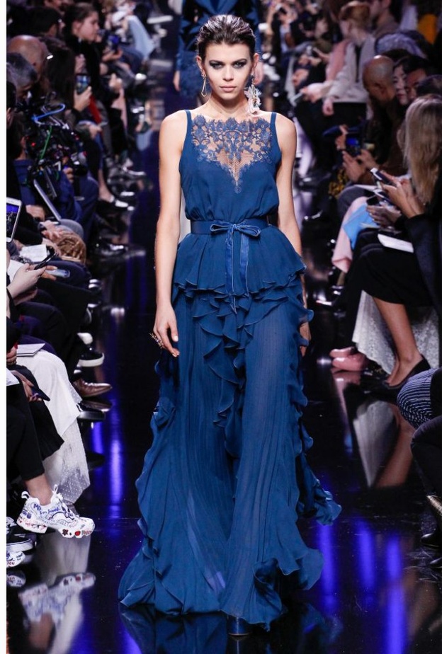 فستان من Zuhair Murad من الاورغانزا والحرير