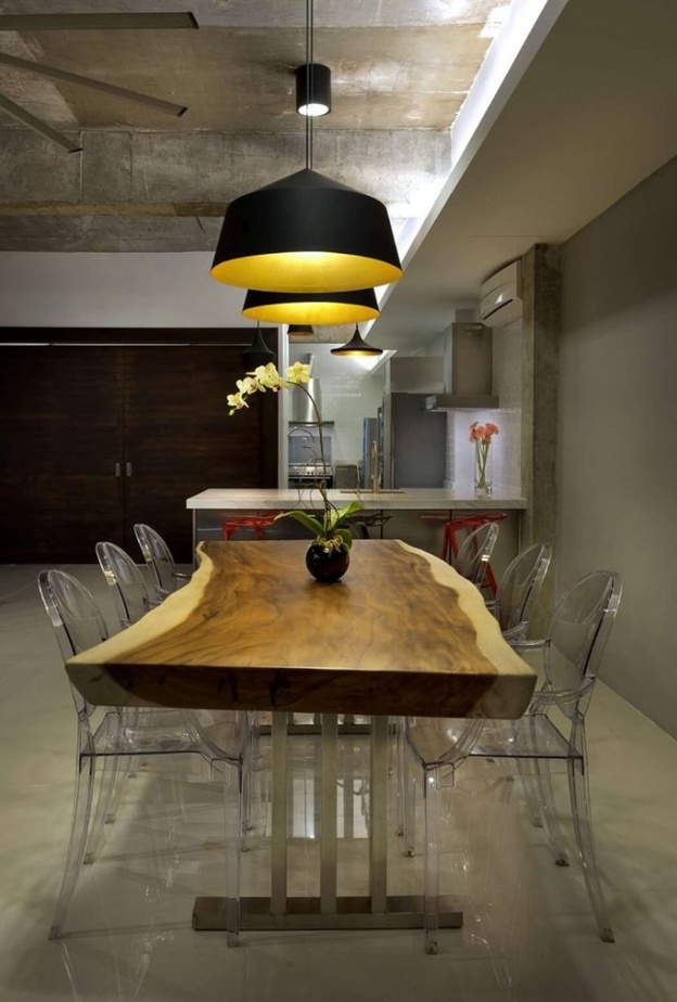 تصميم طاولة طعام مودرن بروعة اللون الذهبي