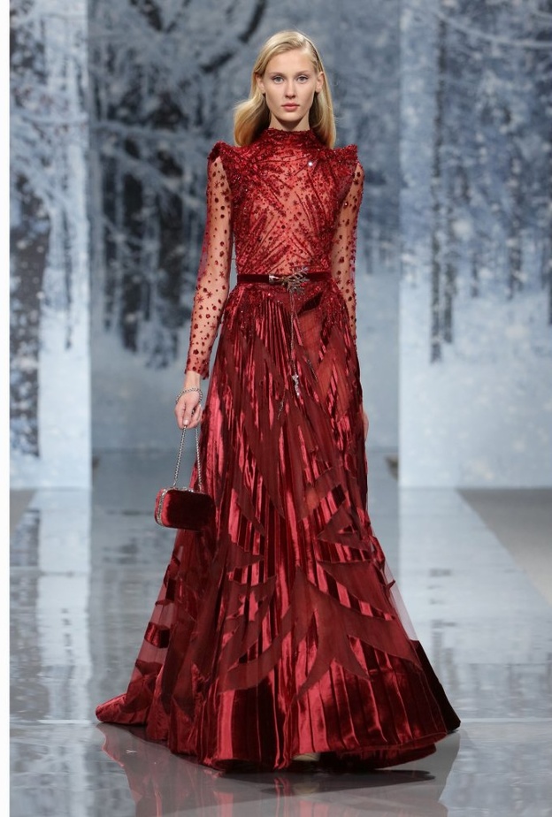 فساتين سهرة لإطلالة جذابة و انيقة من مجموعة ايلي صعب